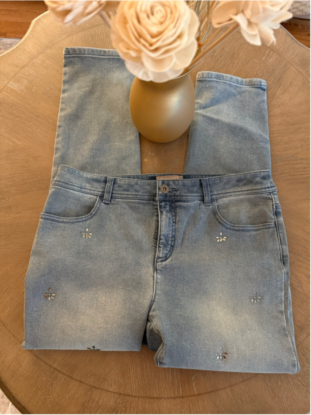 Women's Chico's Fabulously Slimming Ankle Jeans Size 0 Blue Floral Embellished